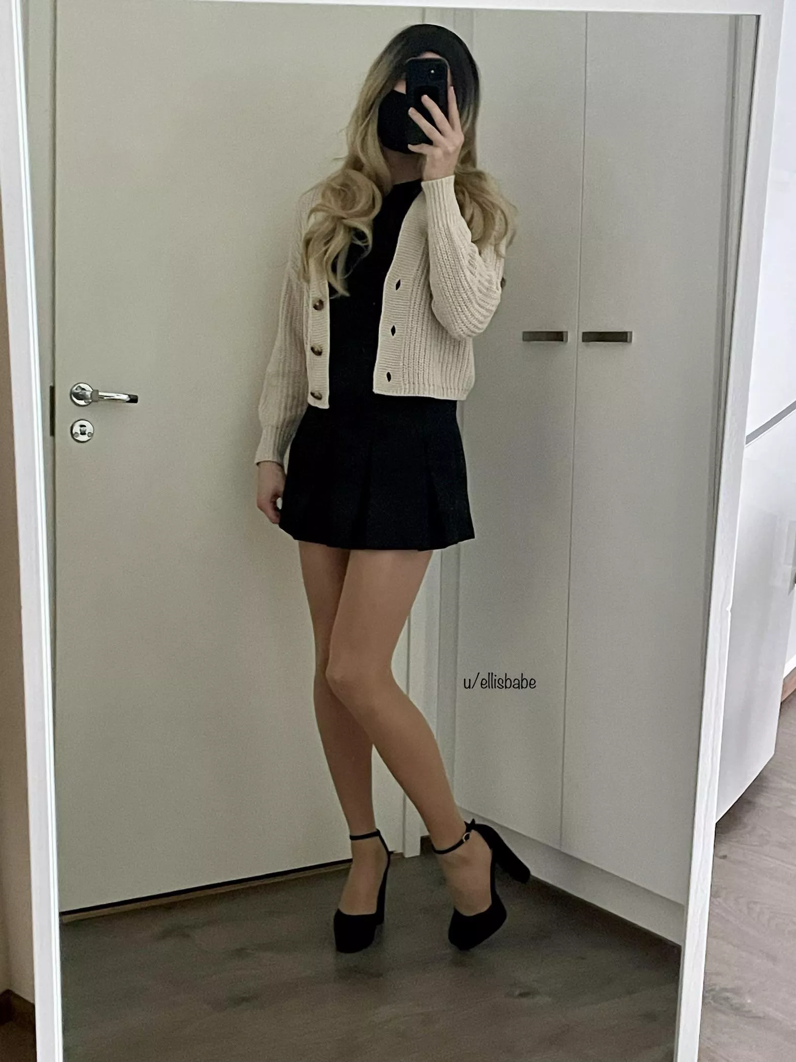 come say hi if you think I'm cute >.<