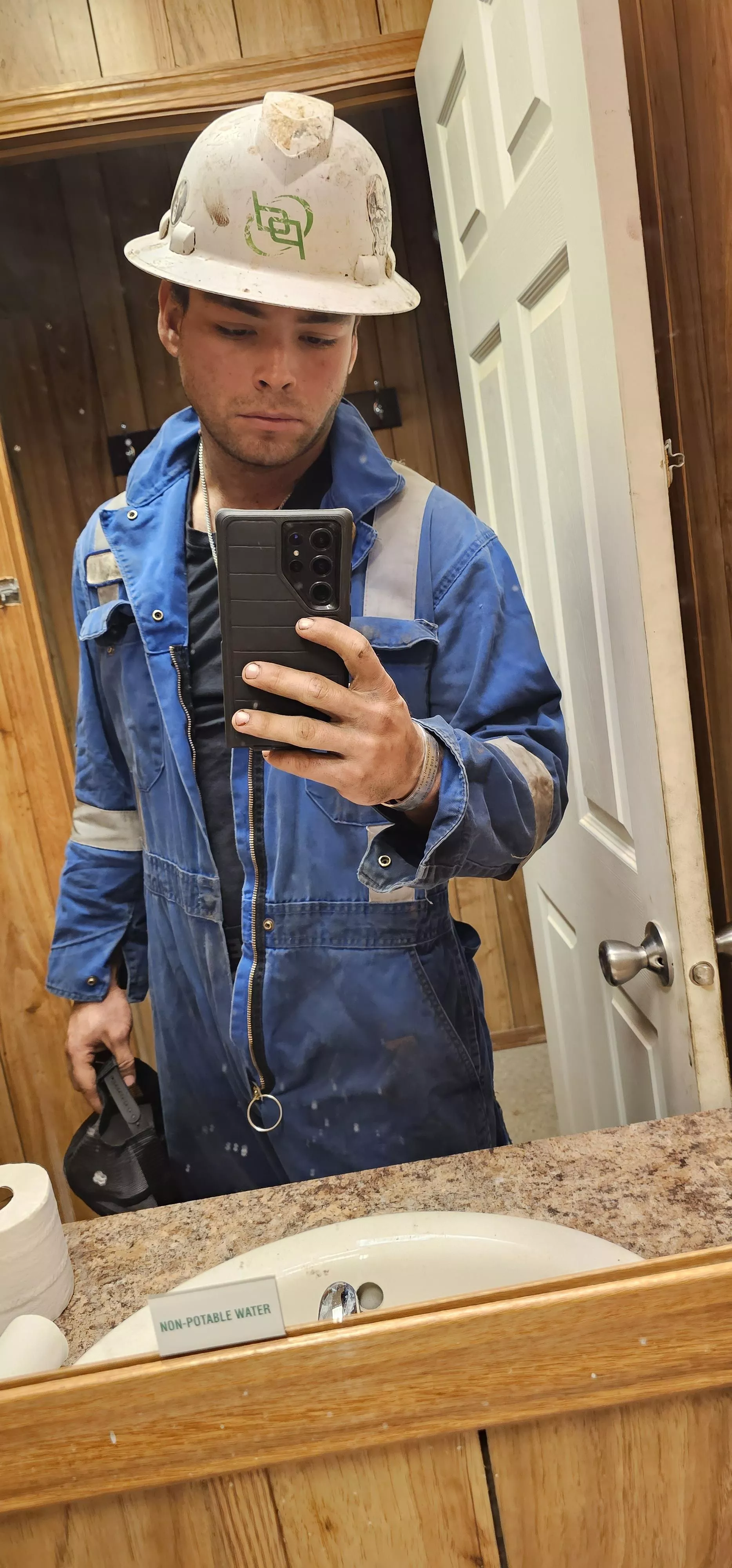 Do workin men do anything for ya?