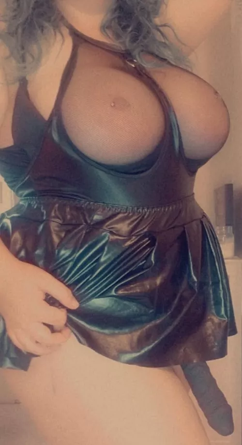 Drop a 🖤 if you want my cock.