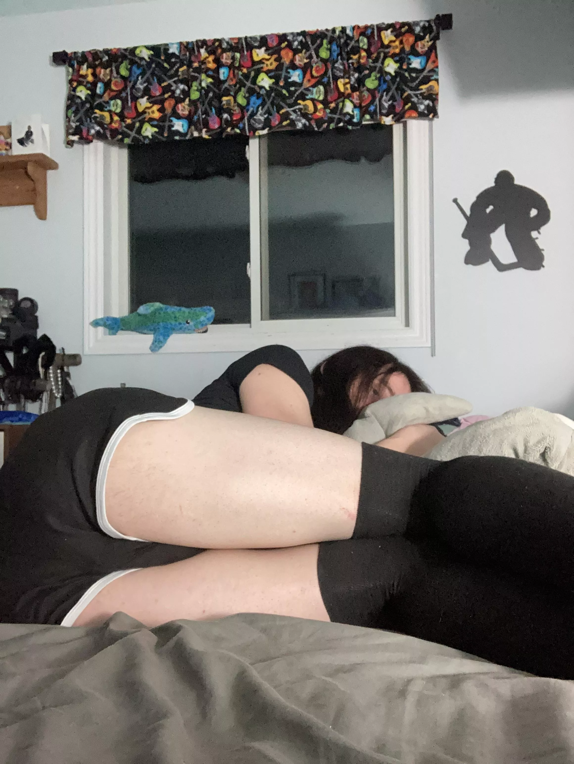 Hello people staring at my legs