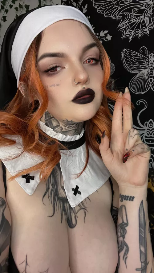 I want you to cum on my pretty face. would you do that?