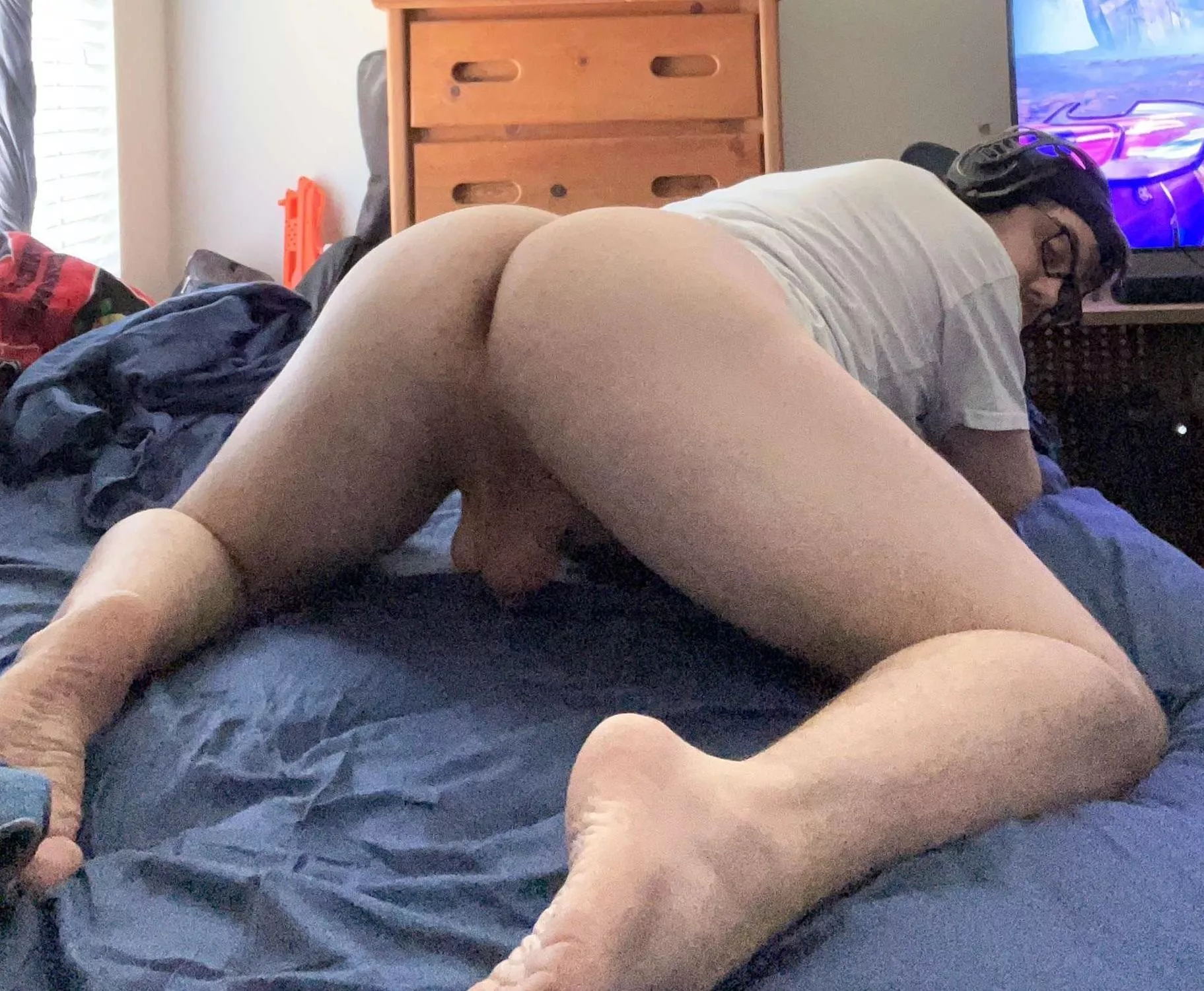 Make me try to keep playing the game with my friends while you take your strap to me and drink in all the noises I can’t stifle? 😳❤️ Make me try to keep playing the game with my friends while you take your strap to me and drink in all the noises I can’t stifle? 😳❤️