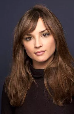Rachael Leigh Cook.