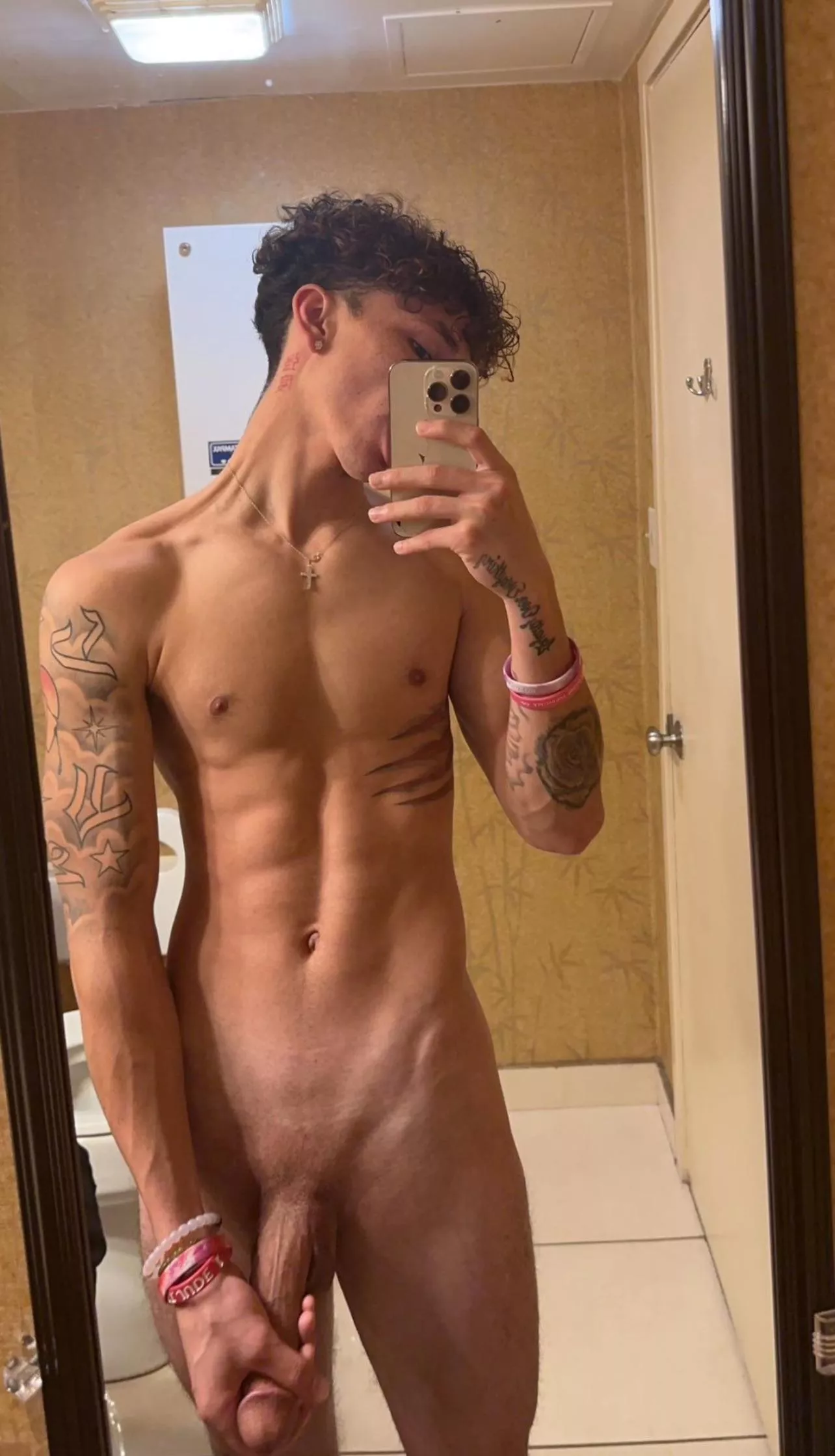 say yes if u want a nut vid in ur dms