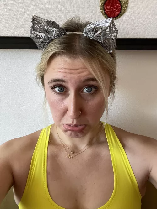 Who wants to adopt a sad kitten 😽