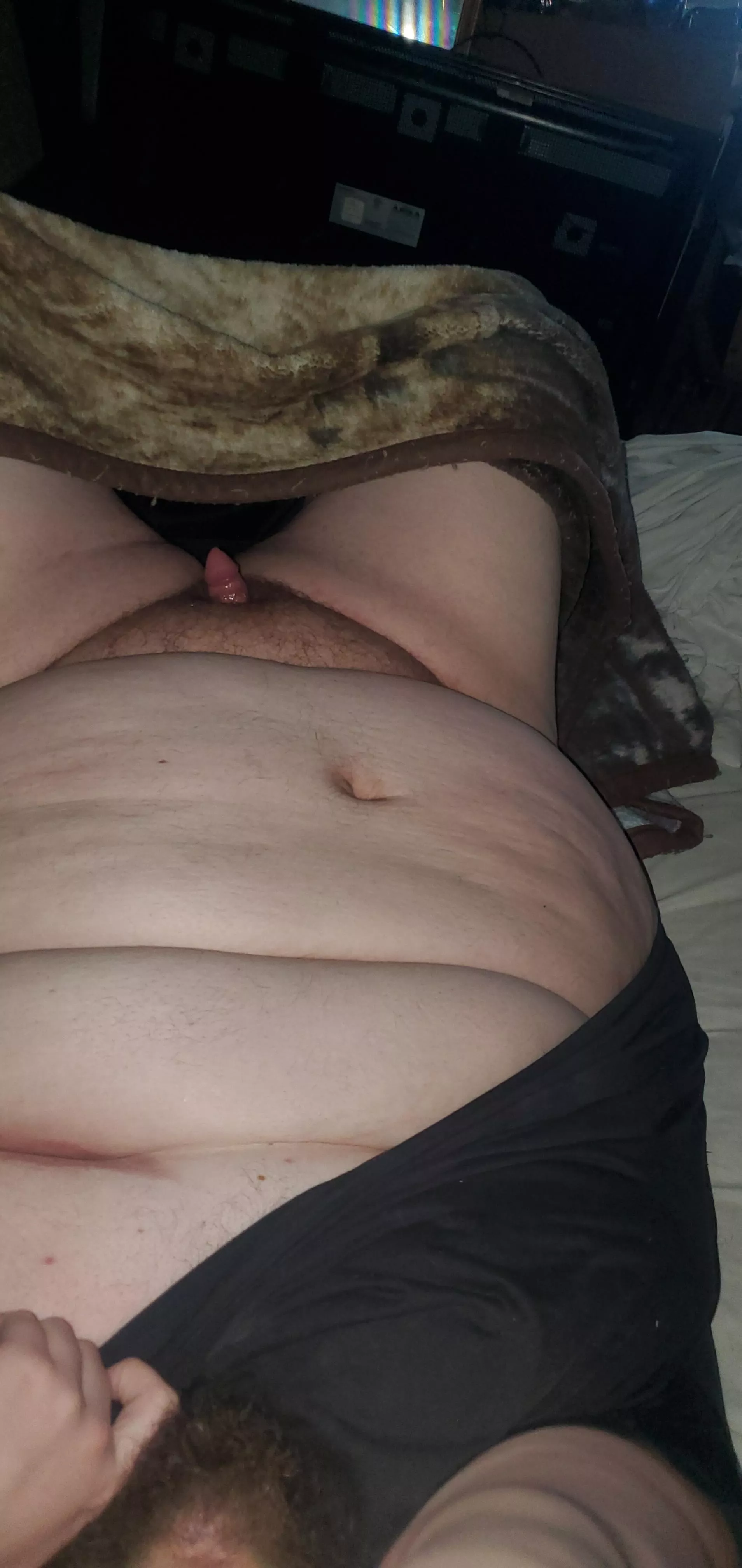 Who wants to lay in bed with me?