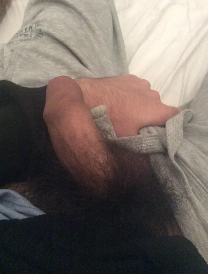 You'll be surprise of how long is a single hair of my bush. The same size or bigger than my little fingir.