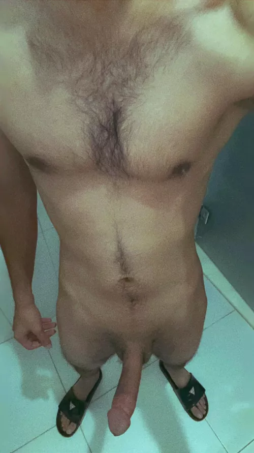 24, Saudi Arabian. Hmu