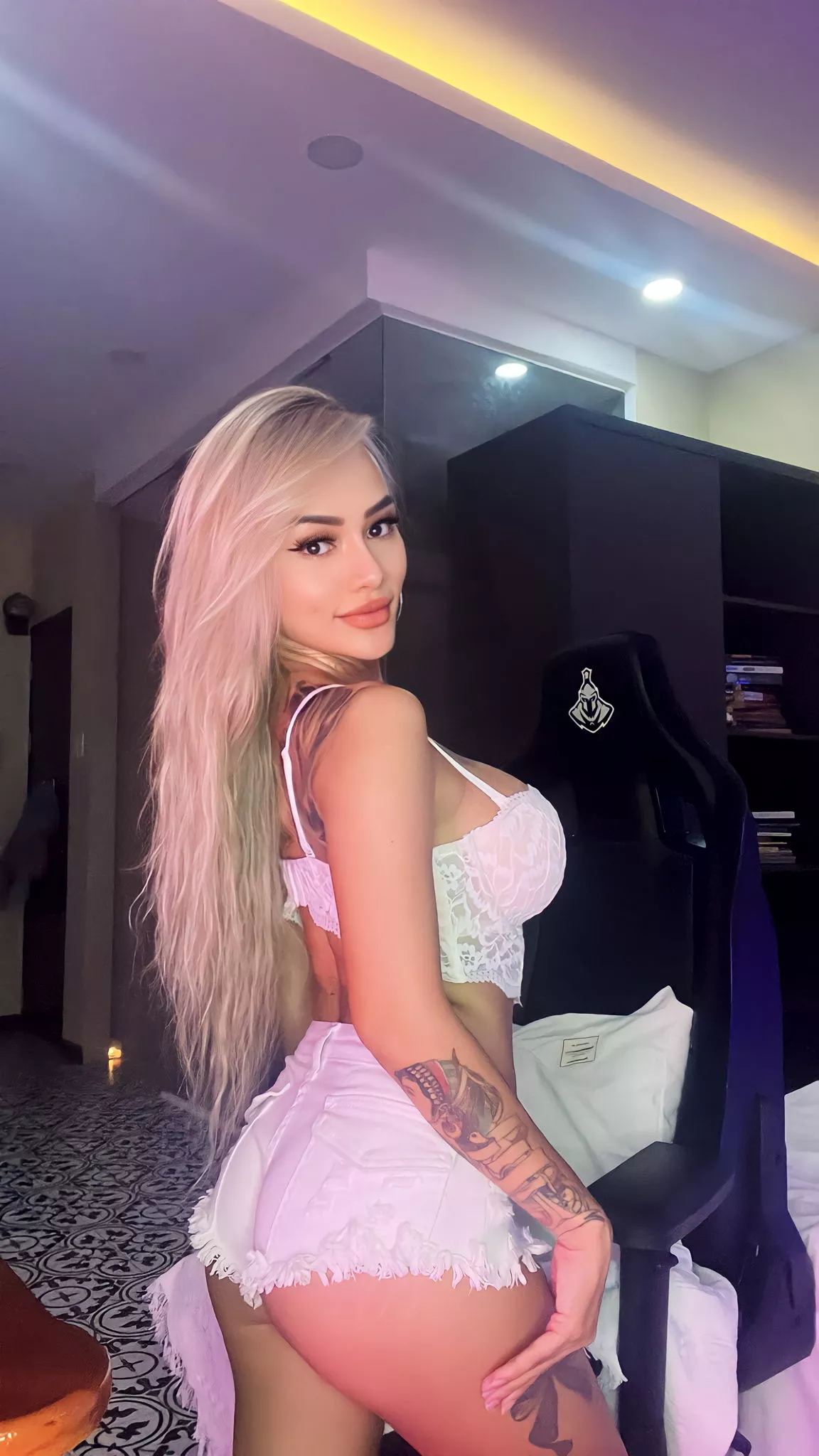 Do you have a thing for curvy asians? 😊