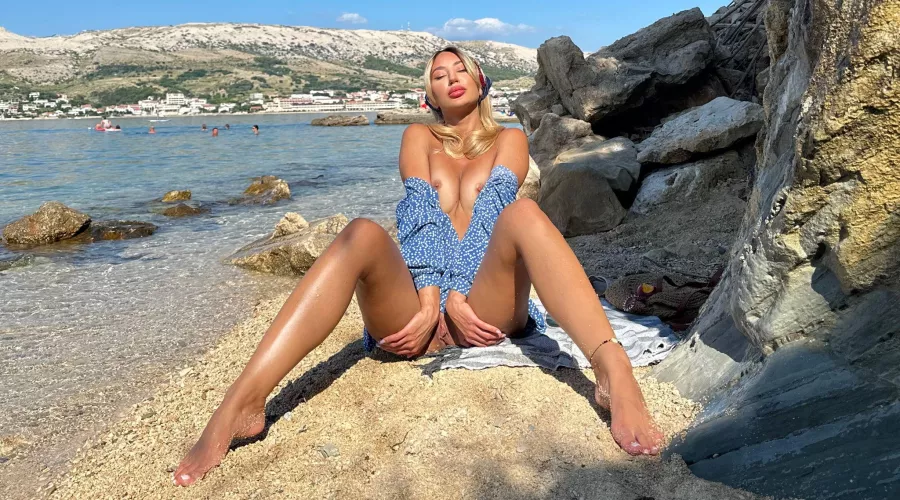 I just love being naked on the beach with people swimming around me