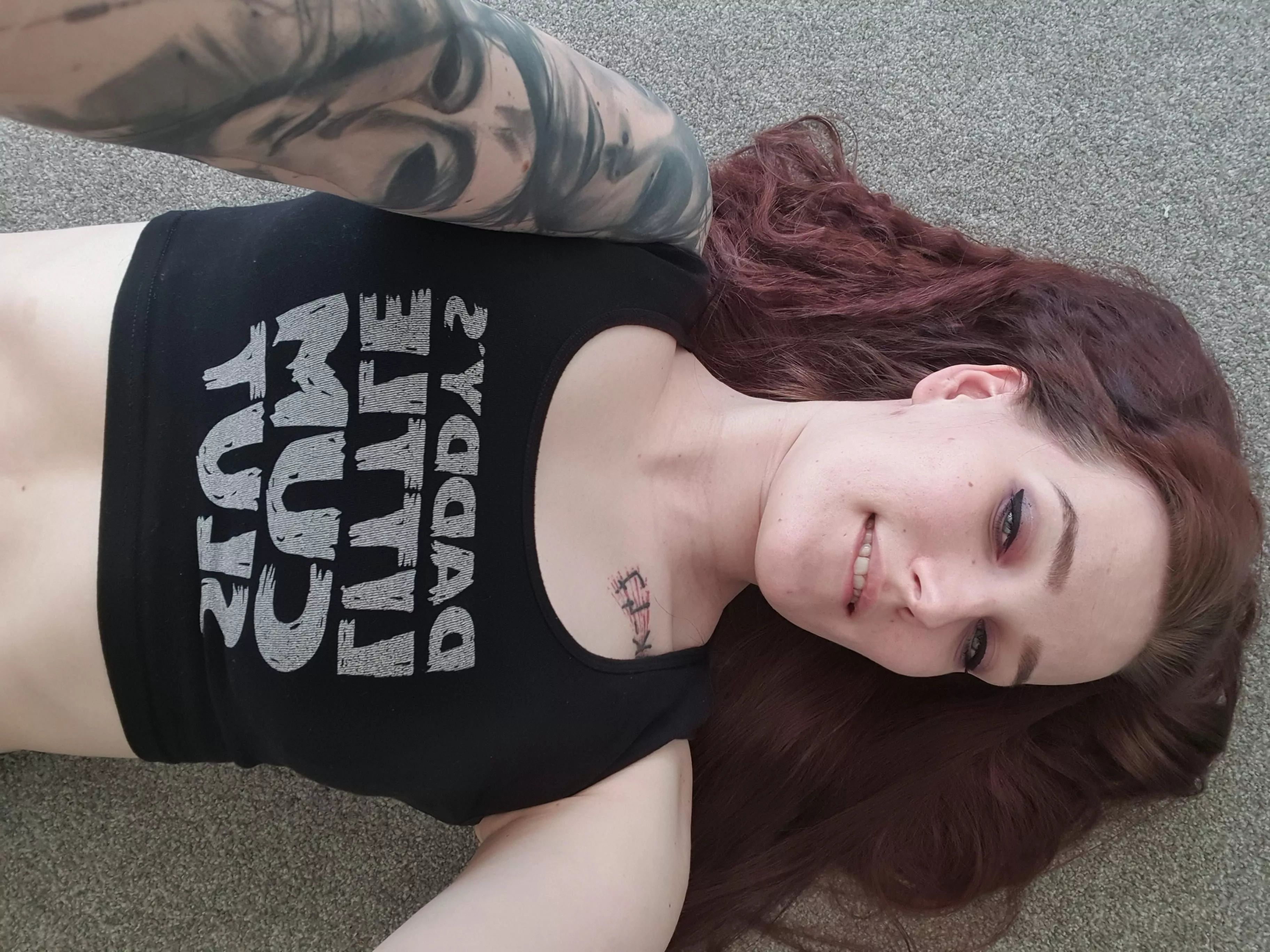 I like when my croptop tells me WHAT I AM 💜