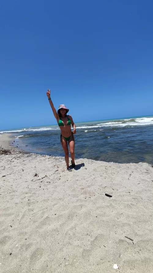I'm your beach cutie for fun