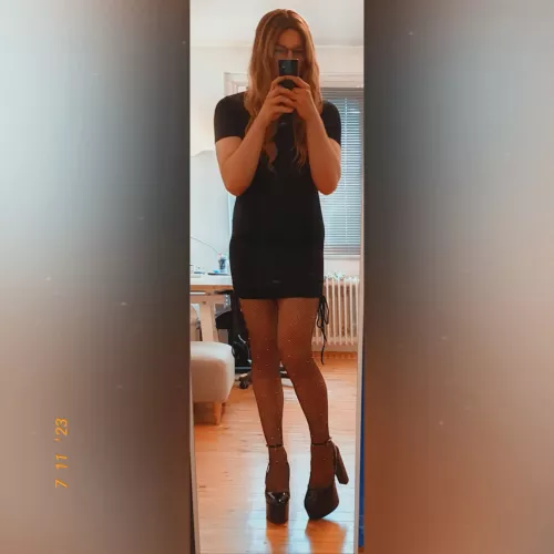 in love with my new platform heels 🥰