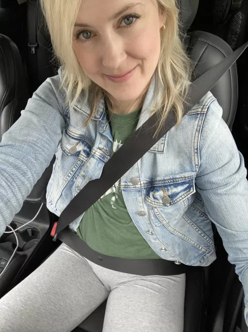 Look me in the eyes 👀