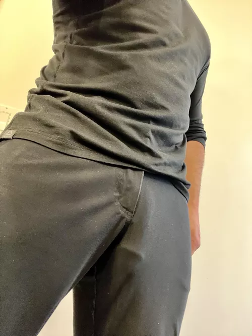 Love wearing these pants commando in public….😈