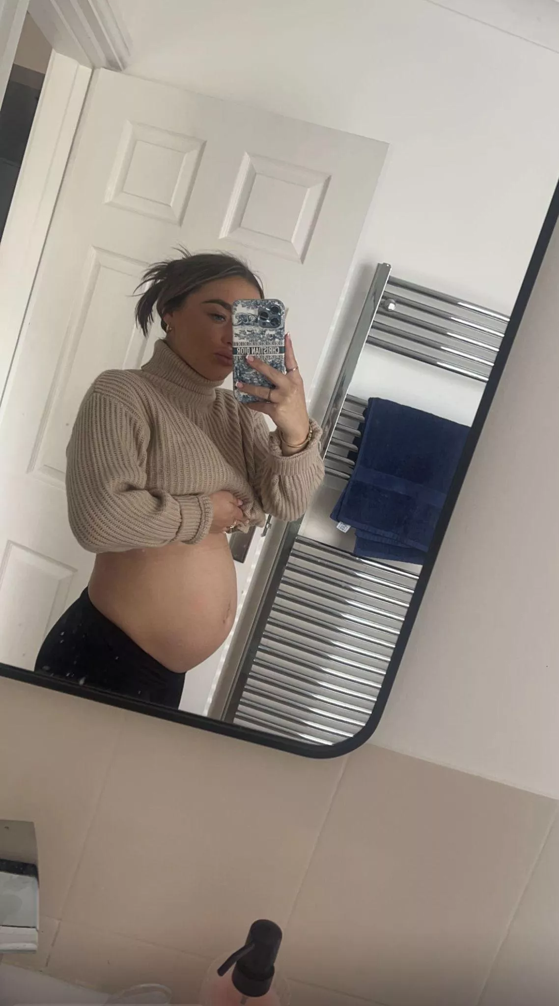 Mirror pics with my bump are the best