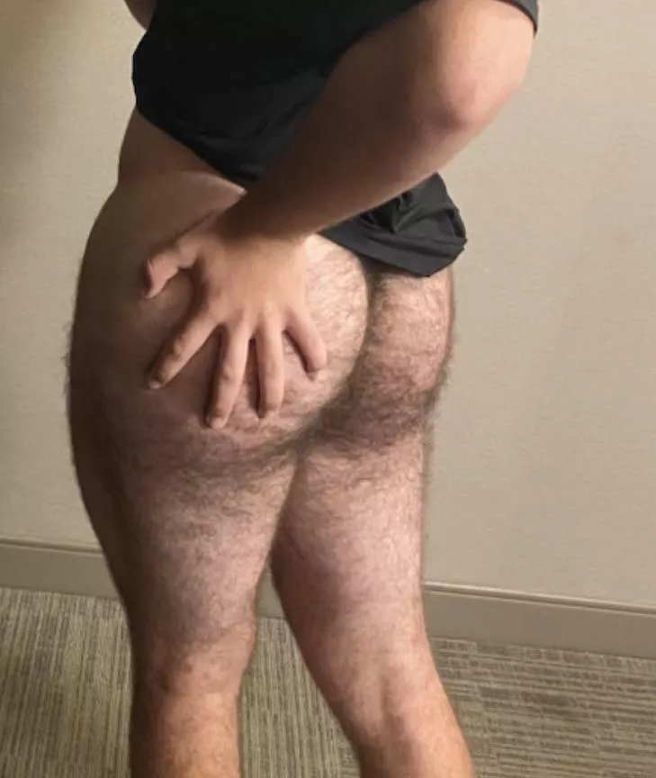 People usually don’t like my ass because it’s hairy but what do y’all think?