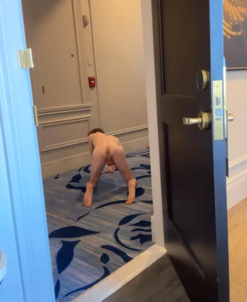 POV: you open your hotel door and see me in the hallway