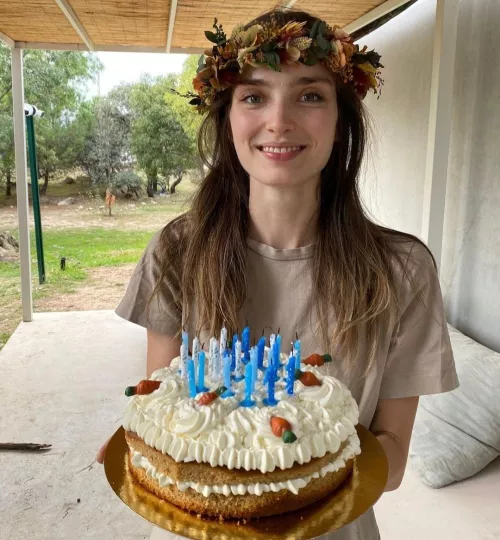 Spanish women Paula W.