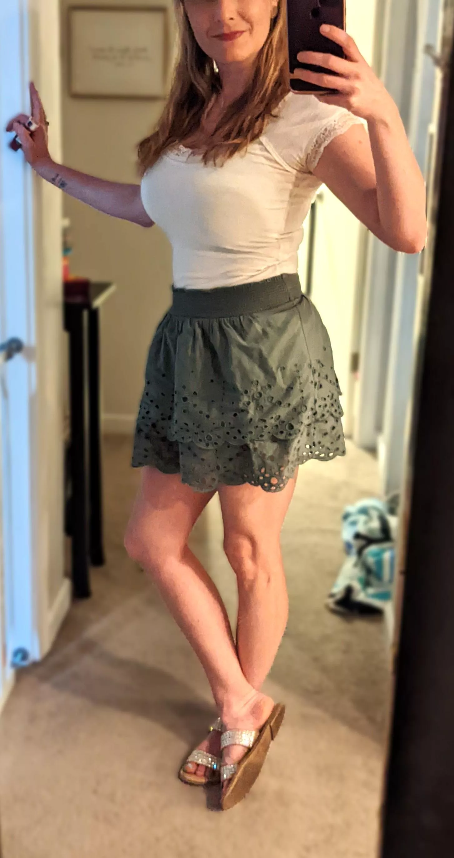 This shirt holds no secrets. These natural DDDD's are the star of the show.