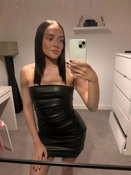 You a fan skinny girls in tight dresses