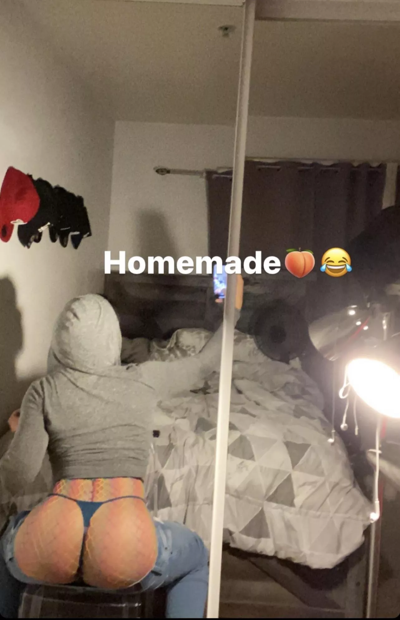 19🇸🇻| heyy what’s up , who’s into femboy latinos with a nice tight ass? more on my profile