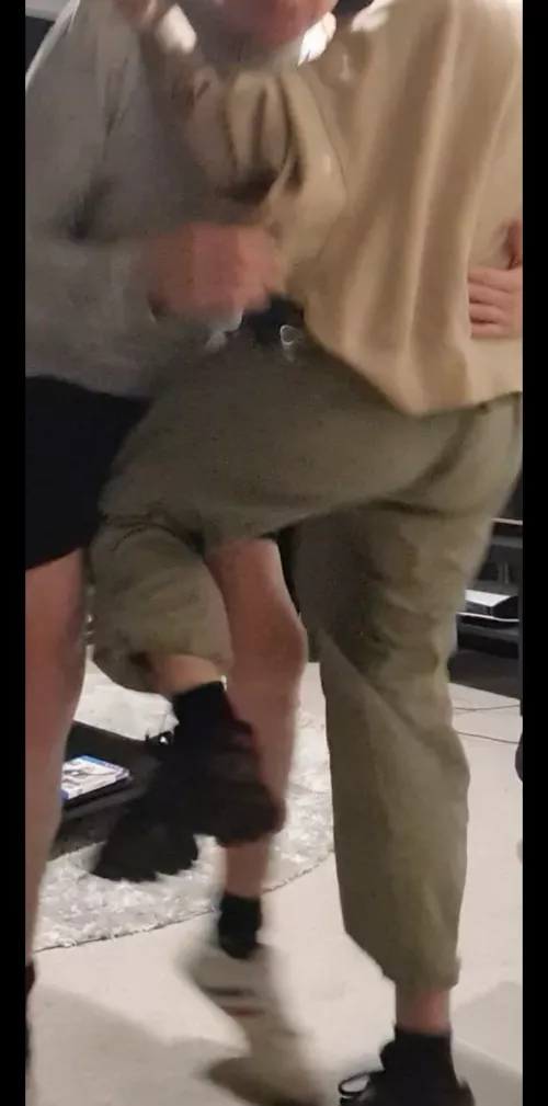 Ballbusting content