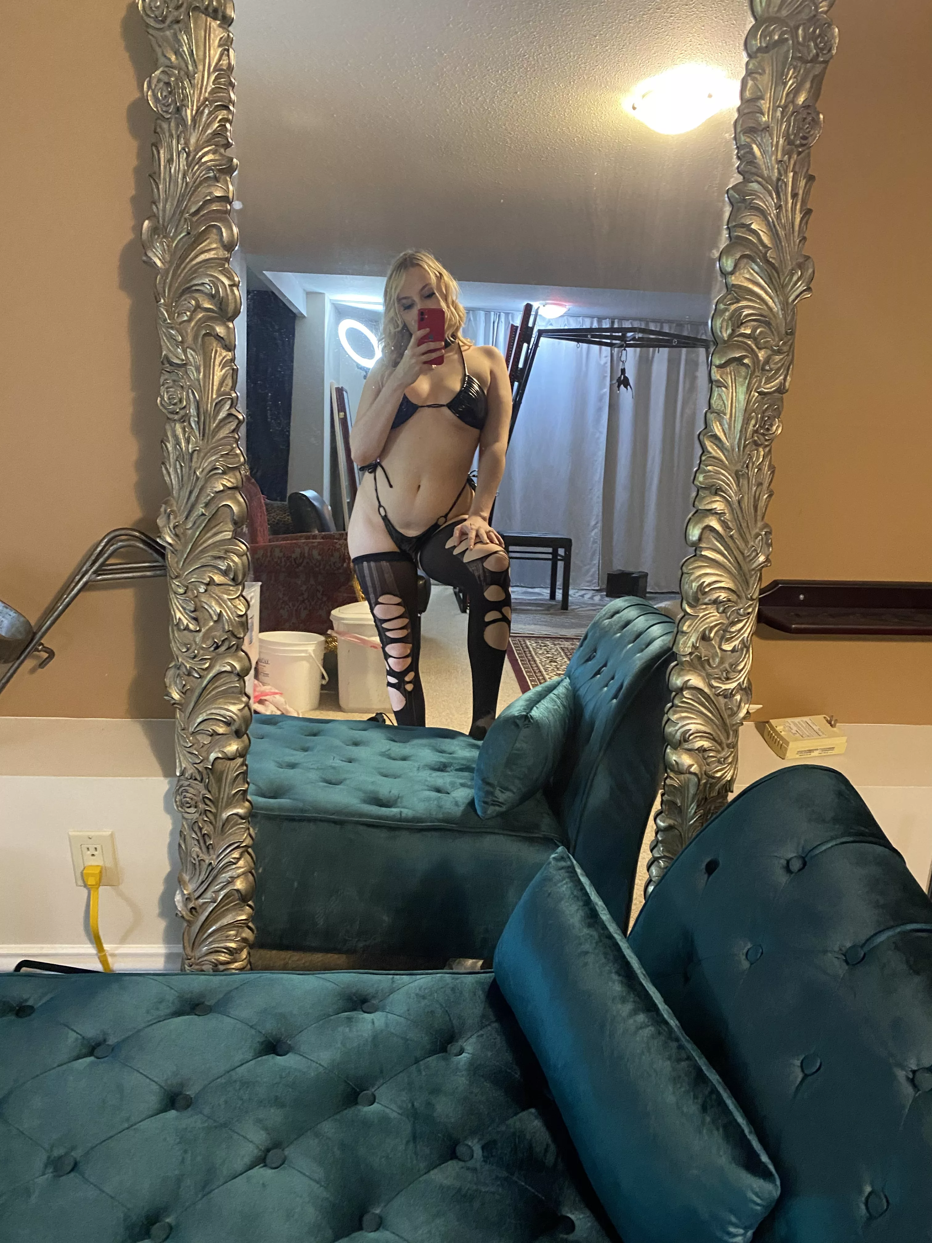 Can you stand a mistress who fuck you three times a day?