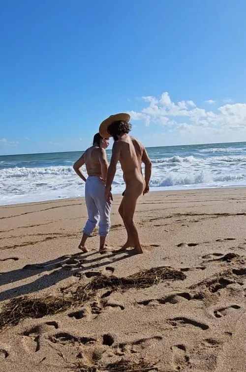 cfnm beach encounter