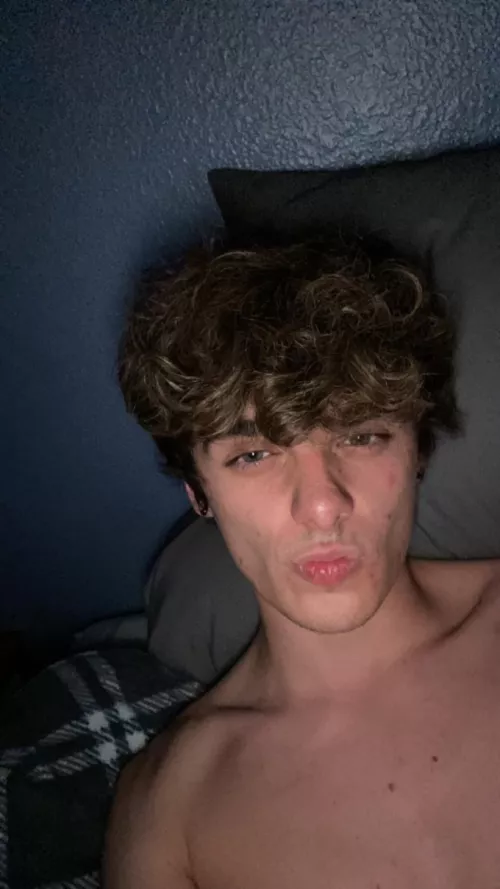 Come give me cuddles