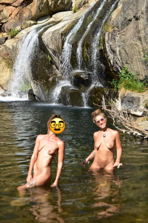 Do y’all have friends you can be nude with? I’m blessed to live in an area that’s very clothing optional friendly, so most my friends get nude with me.