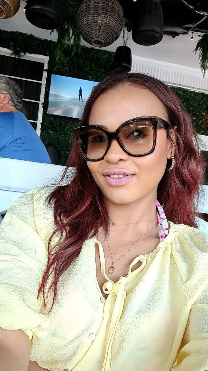 Does red look sexy on me?