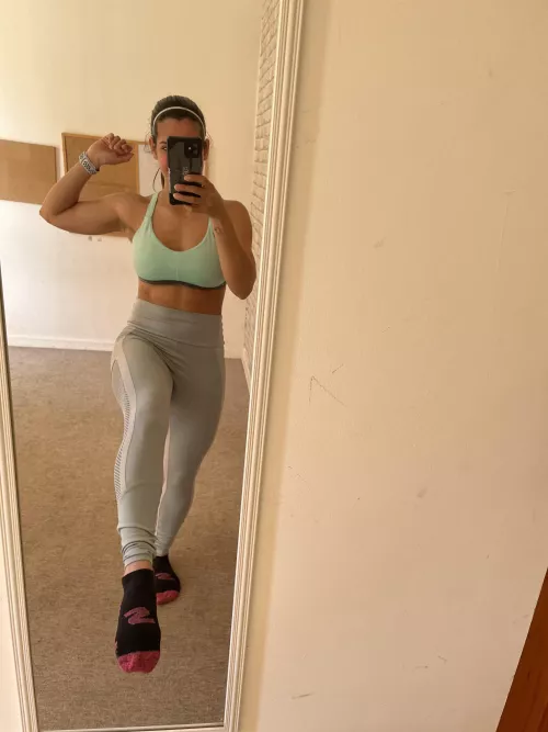 [f] help me take them off Papi