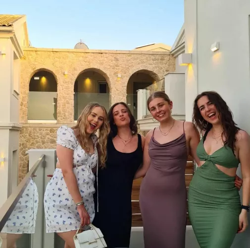 Girls abroad 🇬🇧