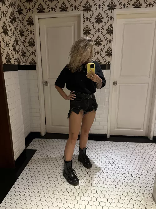 Hope u like my total black outfit