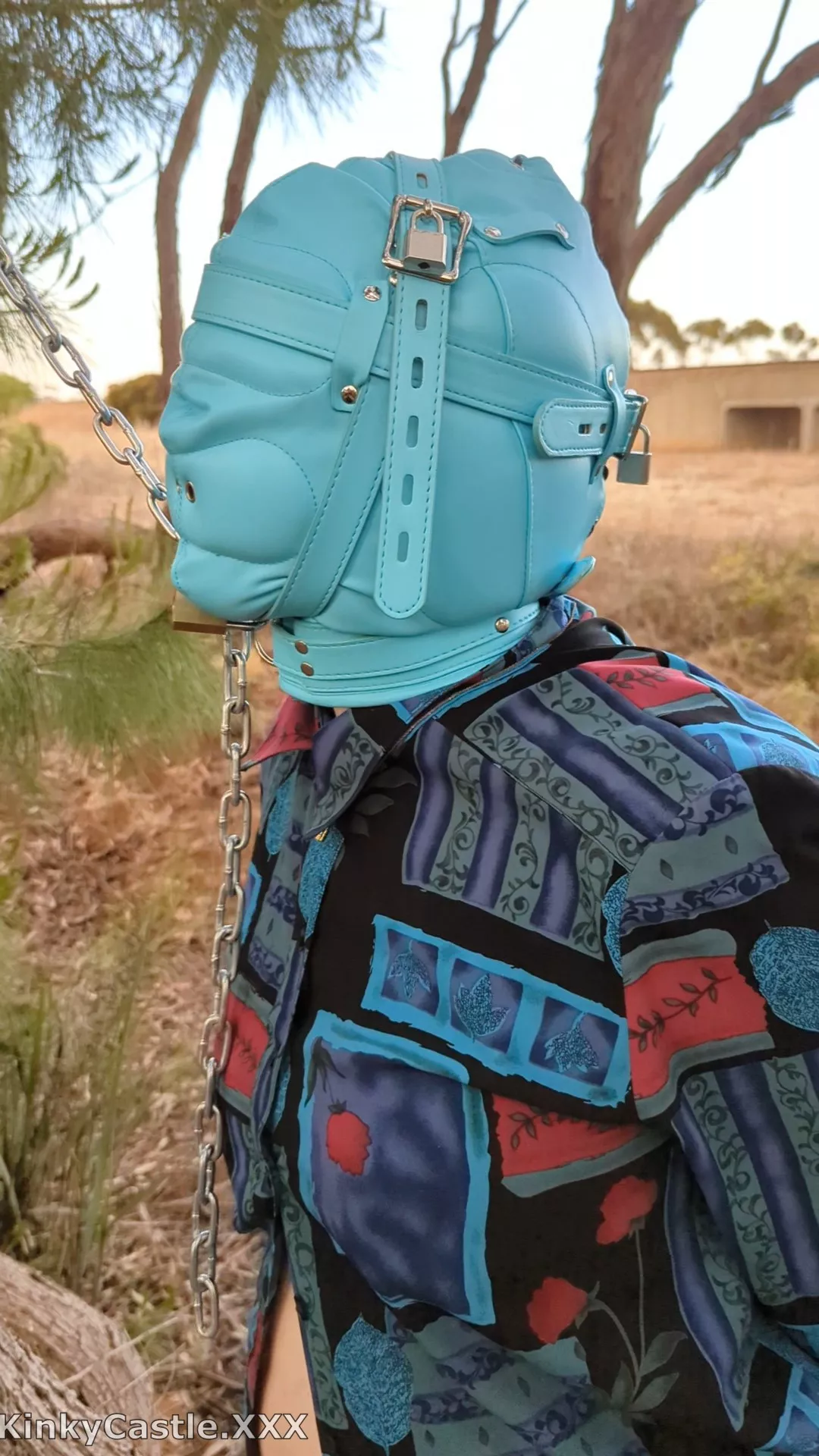 How to prevent sunburn in the Australian Outback...