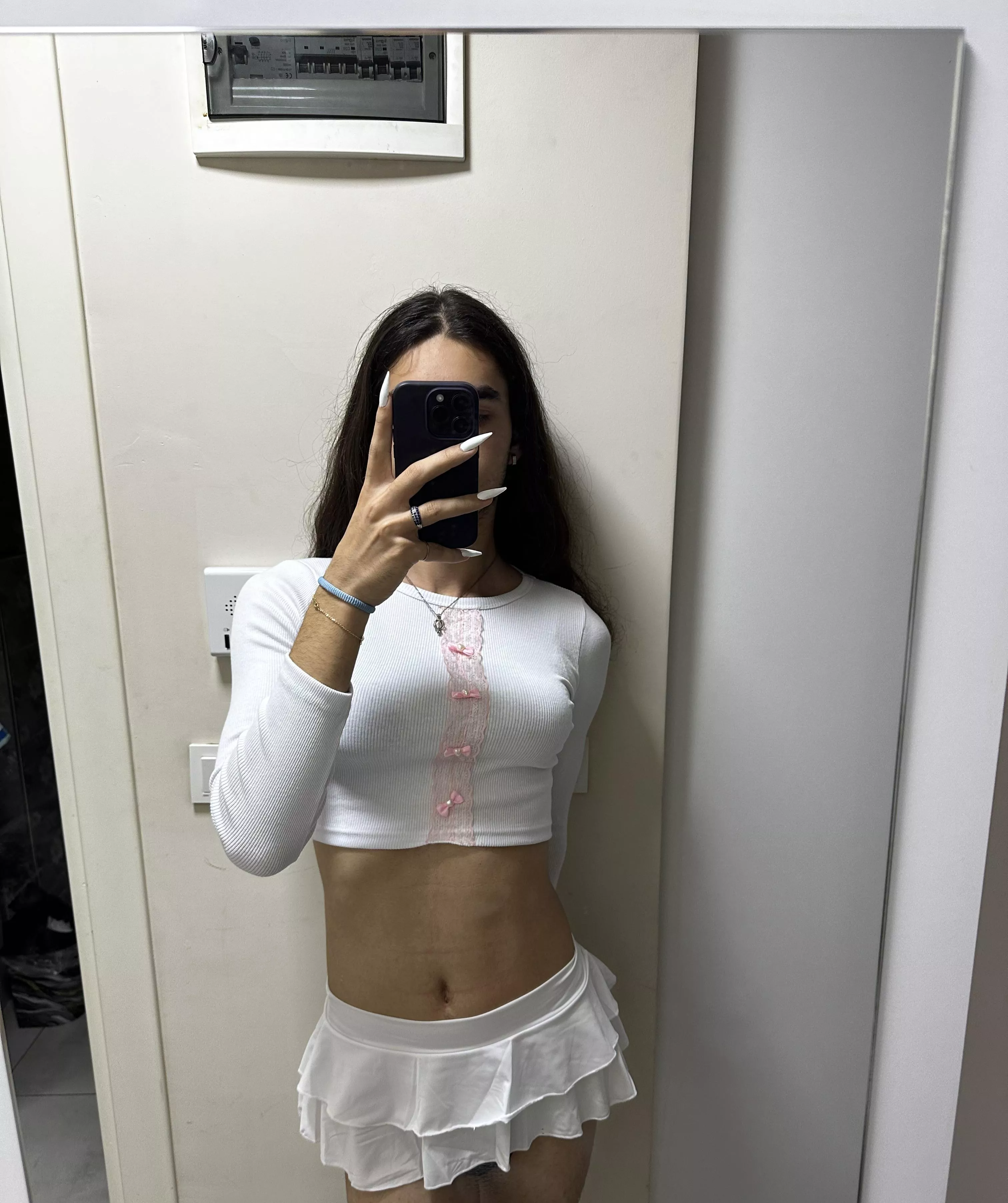 i got a new skirtt🥰