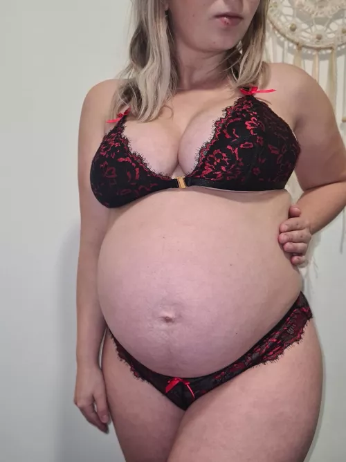 I heard you guys like big bellies? Hope mine meets those standards!