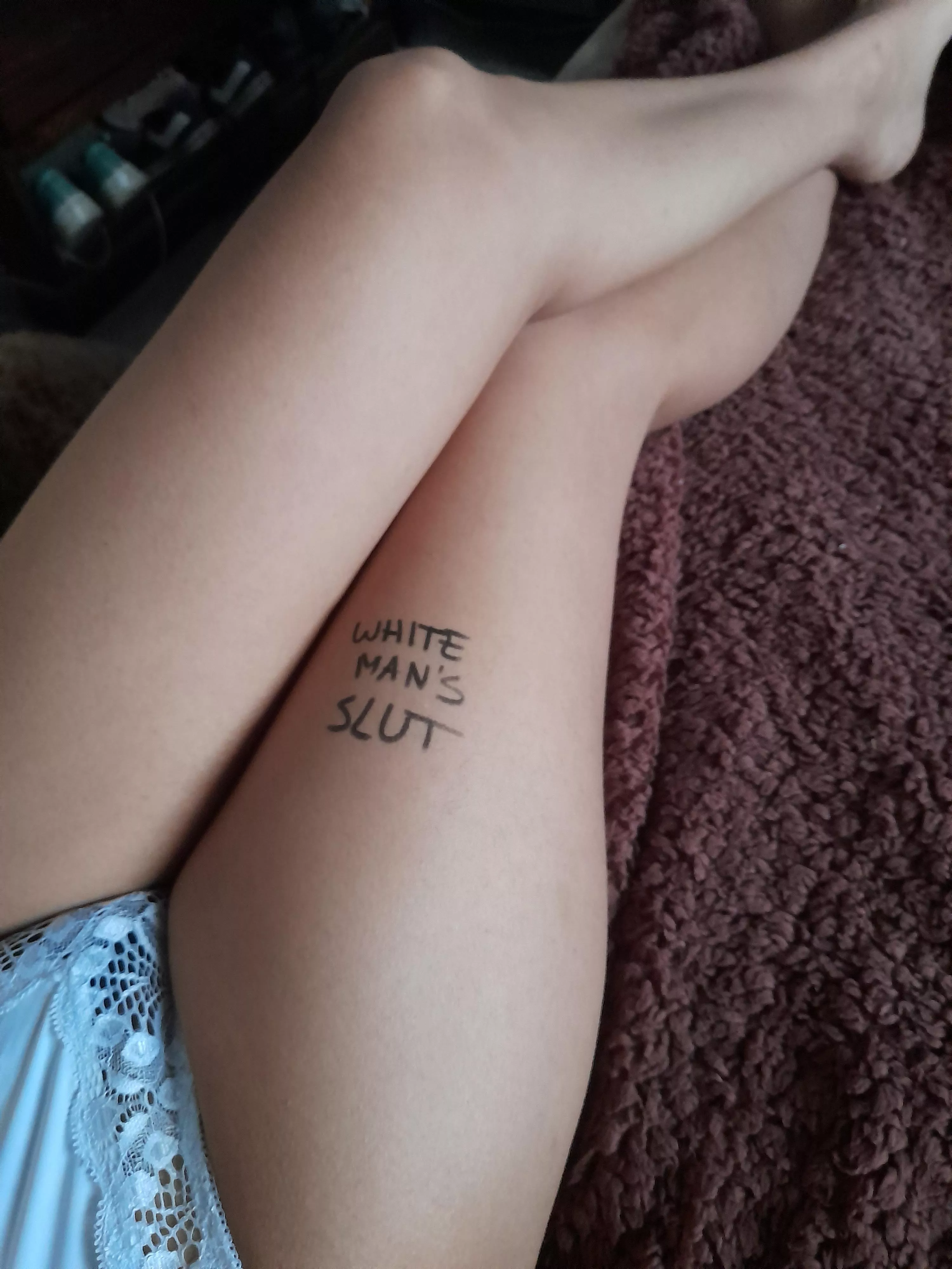 I'm so tired of being surrounded by brown cucks, I need a real man that can treat me like the slut I am