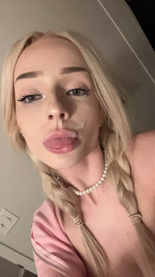 It doesn’t matter where I am - I always want to be covered in cum 🤤