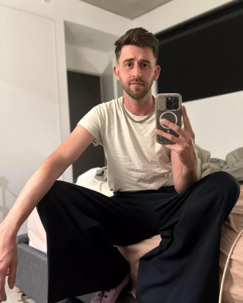 Long day, time for cuddles 😘