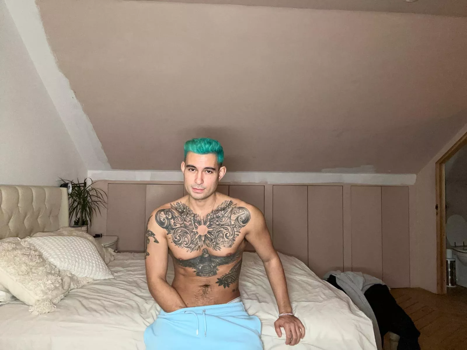 My dick deserve some love, don’t you think?