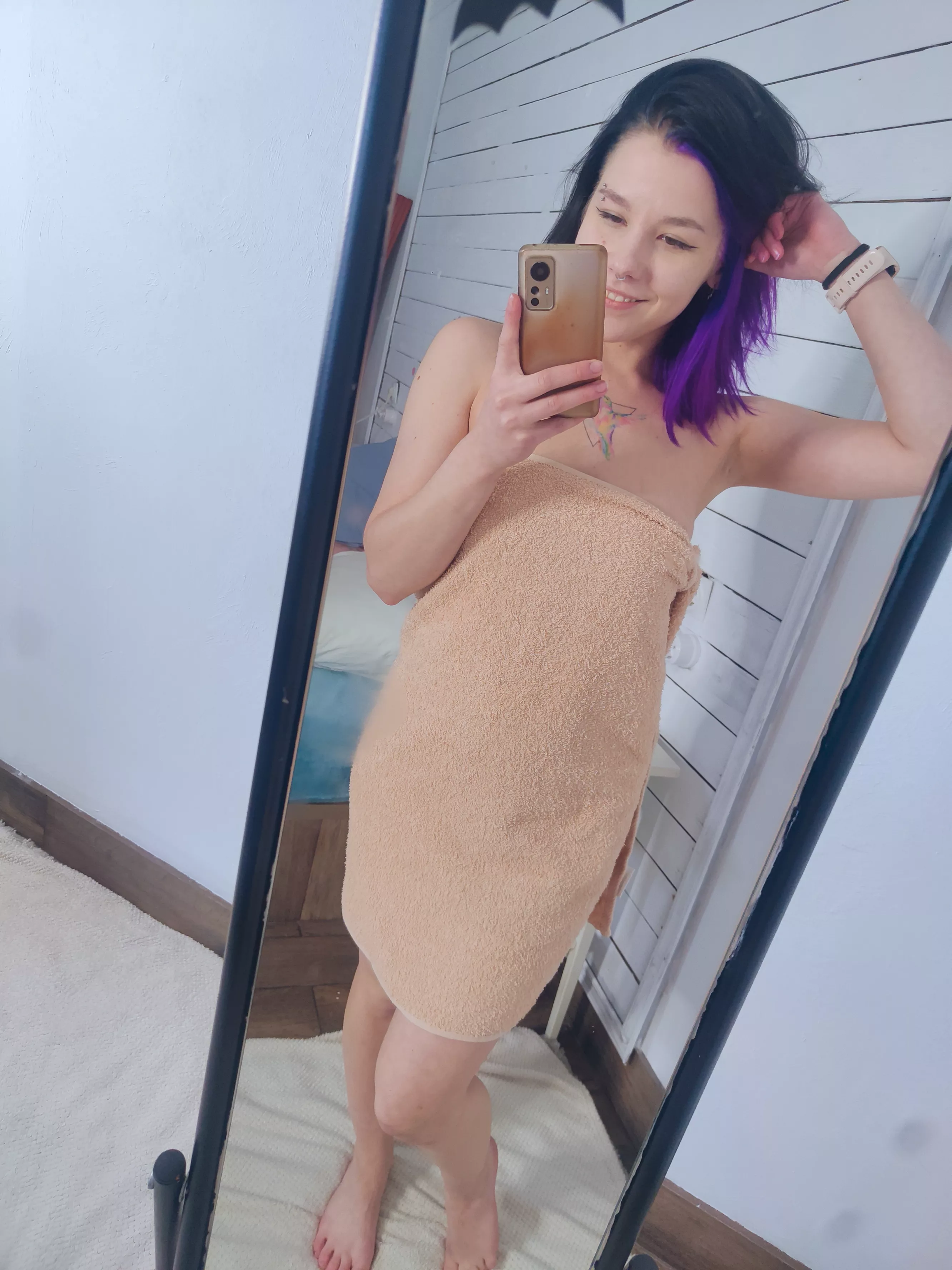 My fresh armpits want to be licked.