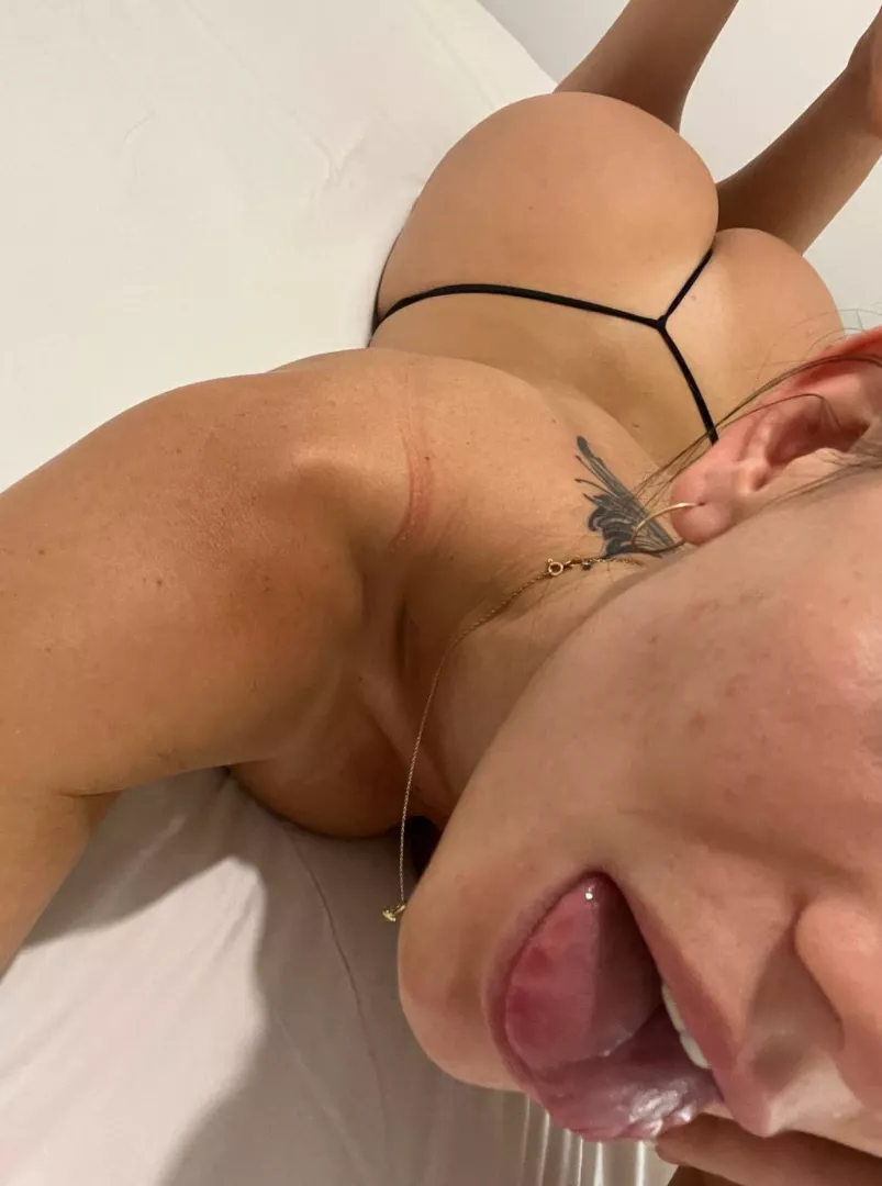 Need someone to remove my panties with their teeth