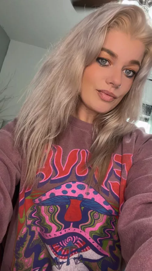 Rockin the comfy Mushie sweatshirt