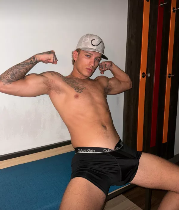 Say ''yes'' if you wanna see it naked