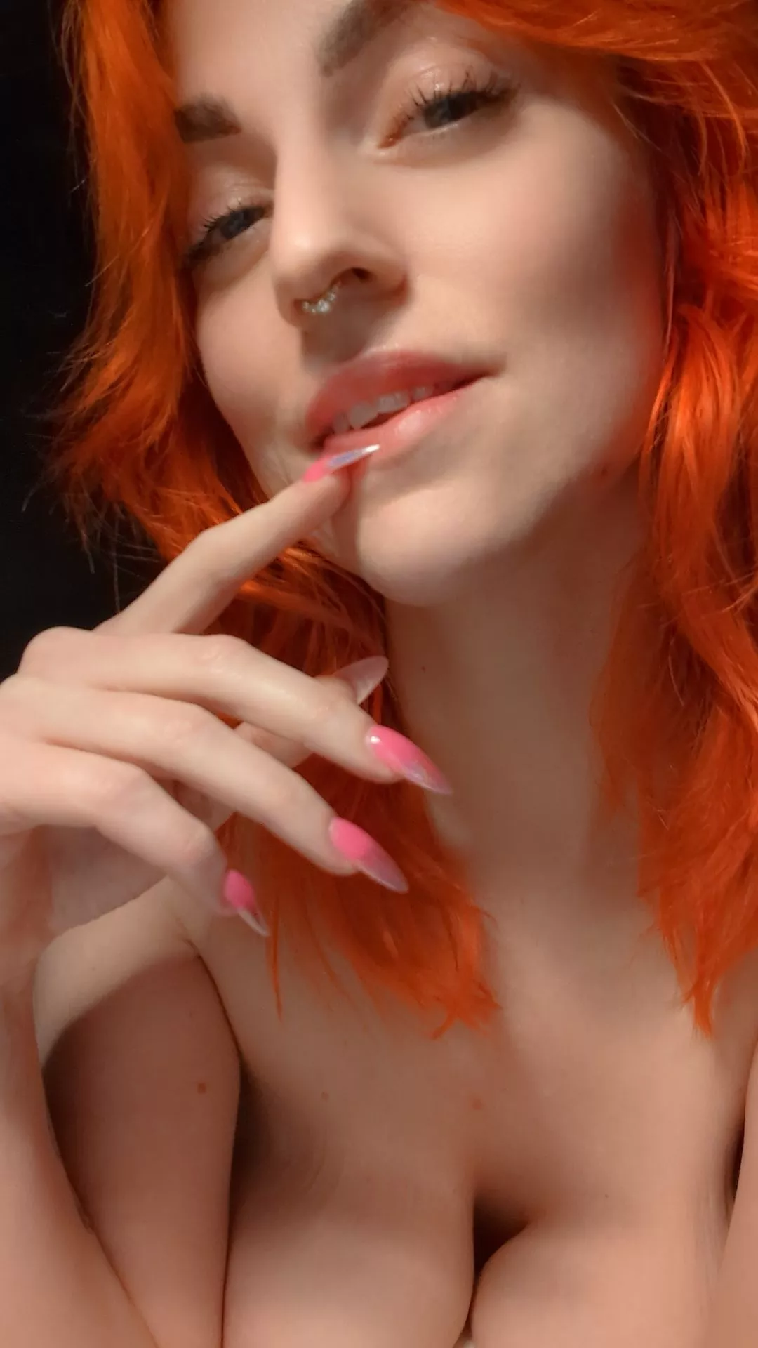 tasting me would put a smile on your face for sure, amongst other things 🫦🫣