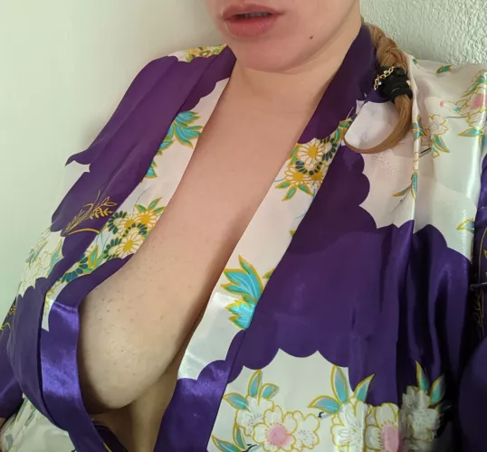 This chubby blonde loves to tease you