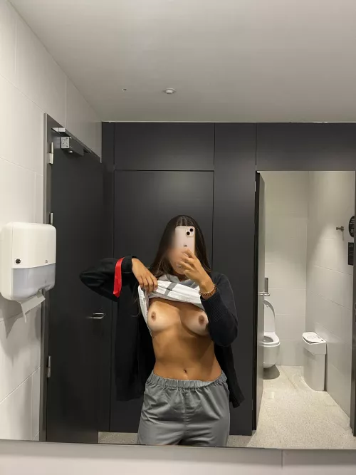 Two good reasons to go to the bathroom when you are at the hospital