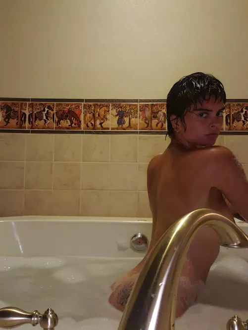 would you mind helping me wash the spots I can't reach?